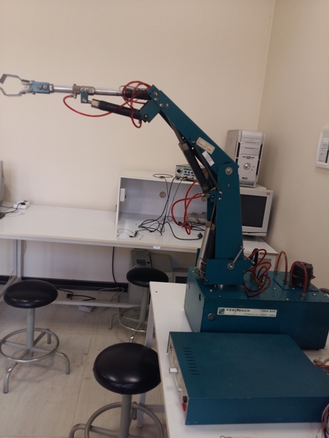 بازوی ربات هیدرولیکی ساخت شرکت FEEDBACK